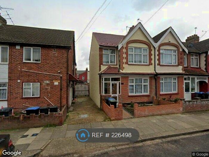 3 Bedroom Flat To Rent In Tillotson Road, London, N9