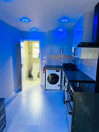 1 Bedroom Flat To Rent In Scott Close, West Drayton, UB7