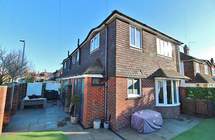 3 Bedroom Semi-Detached House For Sale In Elizabeth Gardens, Southsea, PO4