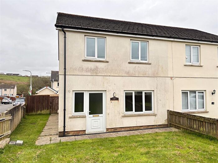 3 Bedroom Semi Detached House For Sale In Ffynnon Y Waun, Ponthenry, Llanelli, SA15