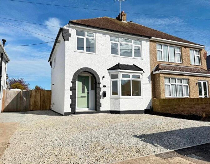 3 Bedroom Semi Detached House For Sale In Stunning Recently Refurbished Family Home In A Sought After Residential Area - Lynette Avenue, ME2