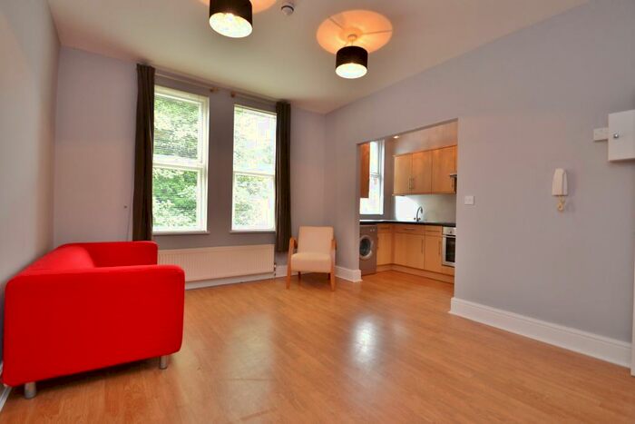 1 Bedroom Flat To Rent In Brookfield Avenue, Harehills, Leeds, LS8