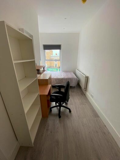 Studio To Rent In Goldhawk Road, London, W12