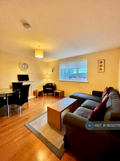 2 Bedroom Flat To Rent In Robertsons Gait, Paisley, PA2