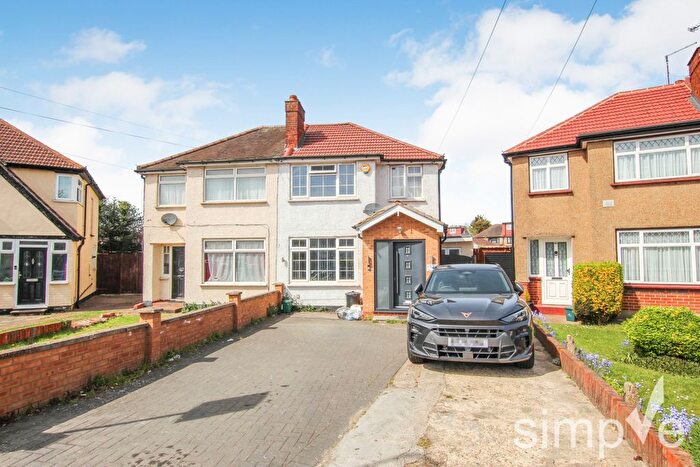 3 Bedroom Semi Detached House For Sale In Seaton Road, Hayes, UB3