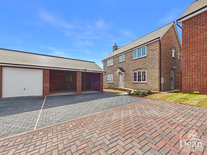 4 Bedroom Detached House For Sale In Old Dairy Way, Netherend, Lydney, GL15