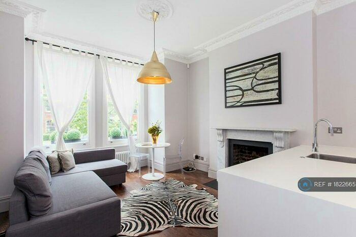 2 Bedroom Flat To Rent In Prince Of Wales Drive, London, SW11