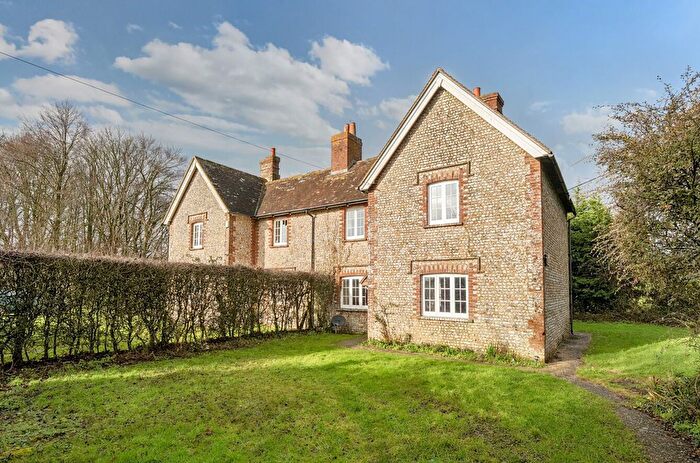 3 Bedroom Semi-Detached House For Sale In Midhurst Road, Lavant, PO18