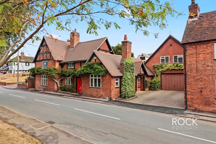 4 Bedroom Detached House For Sale In Coleshill Road, Curdworth, Warwickshire, B76