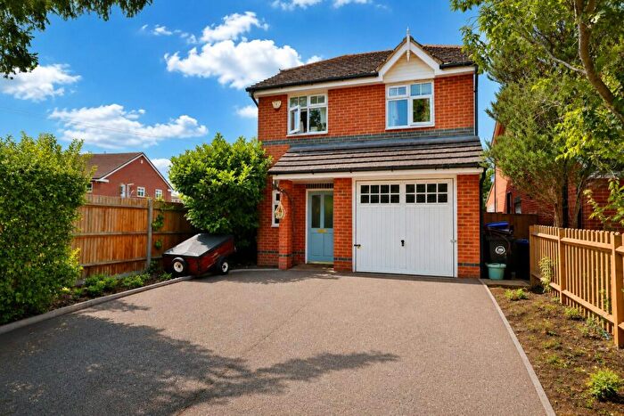 3 Bedroom Detached House For Sale In Bonsey Lane, Woking, Surrey, GU22