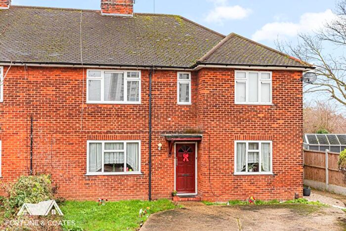 2 Bedroom Maisonette For Sale In Finchingfield Avenue, Woodford Green, IG8