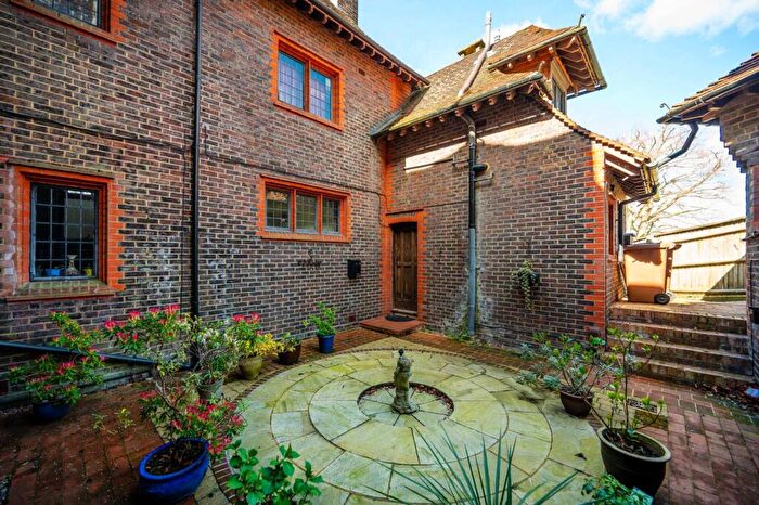 1 Bedroom Flat To Rent In Abbot Road, Guildford, GU1