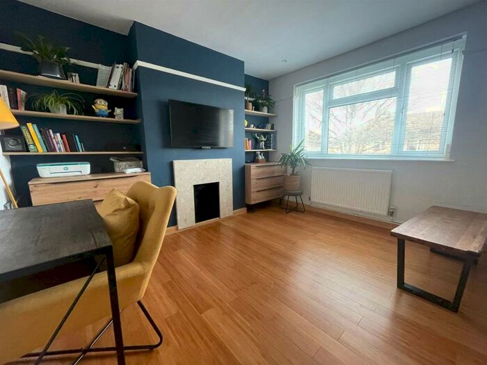 2 Bedroom Maisonette To Rent In Ardrossan Gardens, Worcester Park, KT4