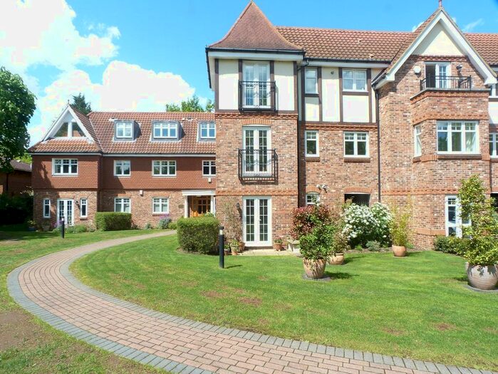 2 Bedroom Flat To Rent In Portmore Park Road, Weybridge, KT13
