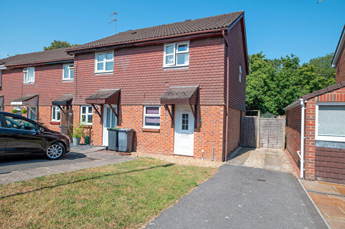 2 Bedroom End Of Terrace House For Sale In Amethyst Grove, Waterlooville, PO7