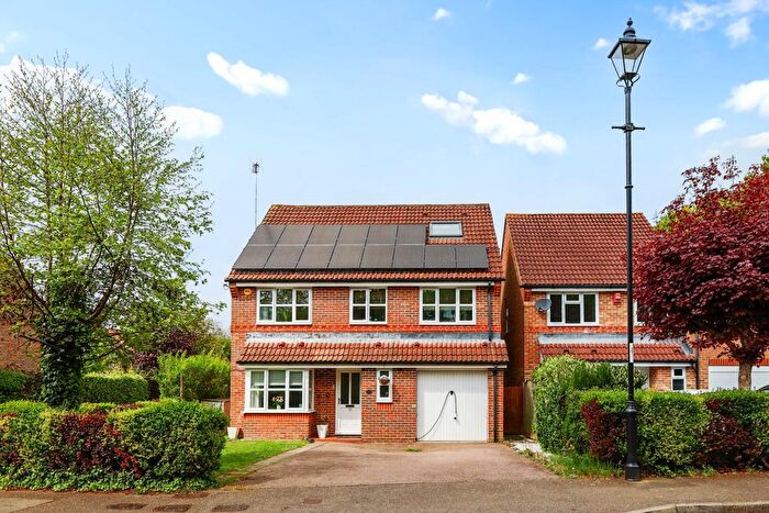 4 Bedroom Detached House For Sale In Blakes Farm Road, Horsham, RH13