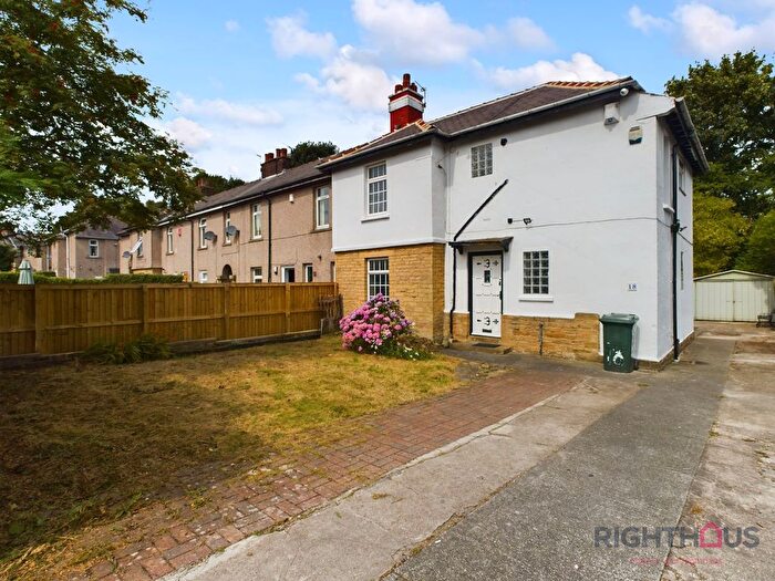3 Bedroom Terraced House To Rent In Cranbrook Avenue, Bradford, BD6