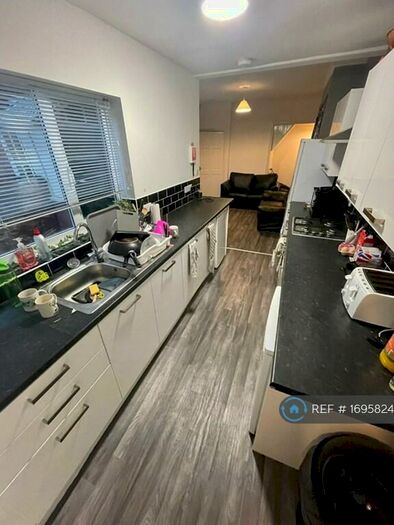 4 Bedroom Terraced House To Rent In Whitehall Grove, Lincoln, LN1