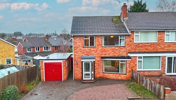 3 Bedroom Semi-Detached House For Sale In Kendrick Drive, Oadby, LE2