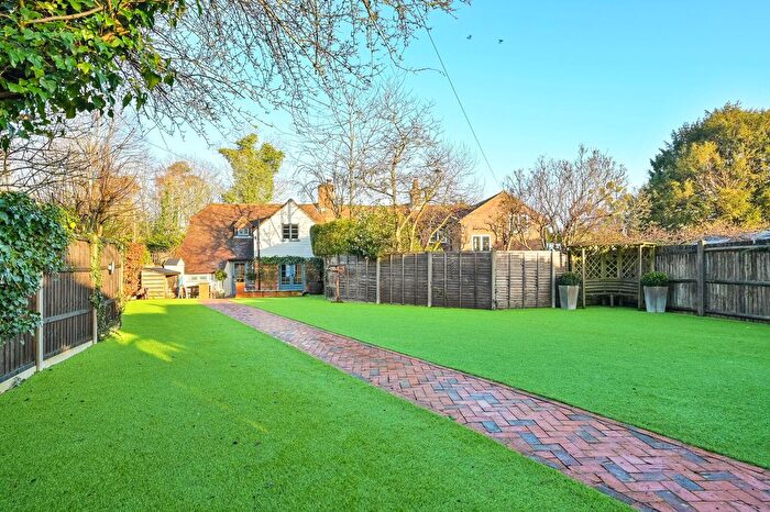 3 Bedroom Semi-detached House For Sale In Hillier Cottage, West Clandon, Guildford, GU4