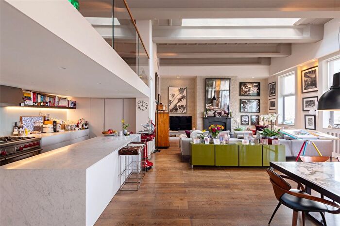 3 Bedroom Flat To Rent In The Piper Building, London, SW6