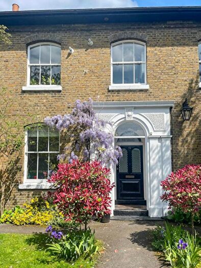 2 Bedroom Flat For Sale In Orford Road, Walthamstow Village, London, E17