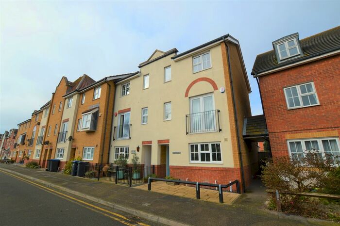 3 Bedroom Semi-Detached House To Rent In Harebrook, Ramsgate CT11