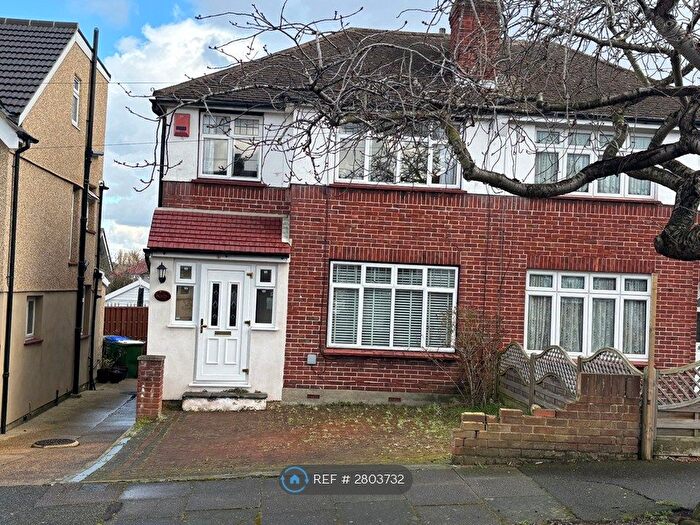 3 Bedroom Semi Detached House To Rent In Blenheim Drive, Welling, DA16