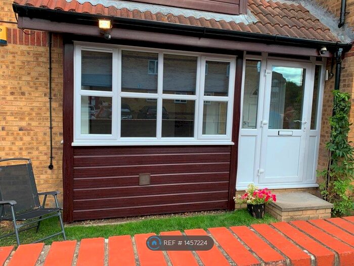 Studio To Rent In Frobisher Road, Erith, DA8