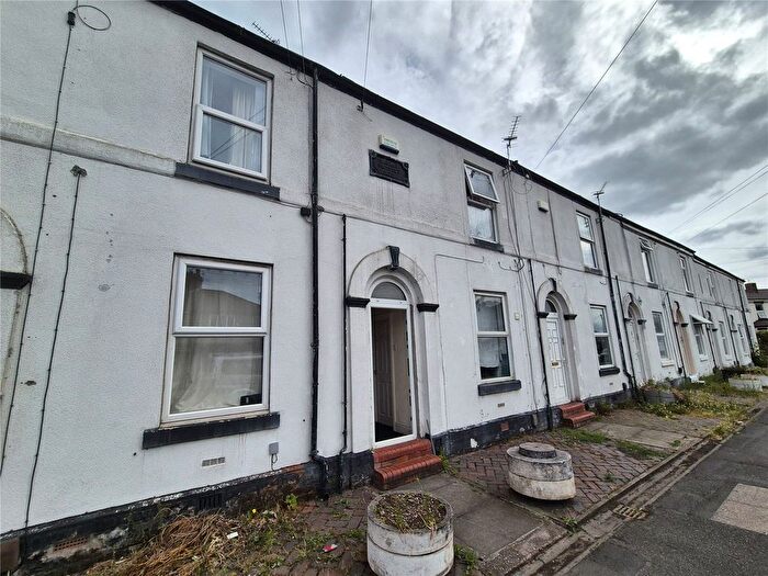 2 Bedroom Flat For Sale In Folly Lane, Warrington, Cheshire, WA5