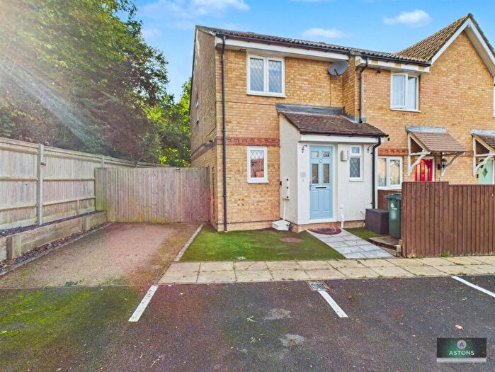 2 Bedroom End Of Terrace House For Sale In Holder Road, Maidenbower, RH10