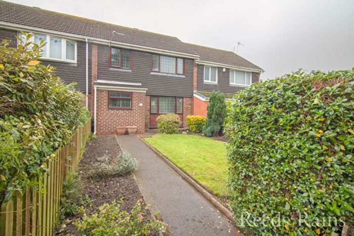 3 Bedroom Terraced House For Sale In Stokesay Court, Ellesmere Port, Cheshire, CH65