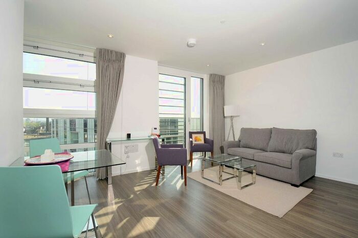 1 Bedroom Flat To Rent In Buckhold Road, London, SW18