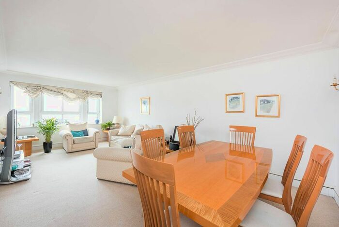 2 Bedroom Flat To Rent In Wrights Lane, High Street Kensington, London, W8