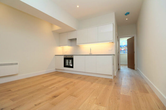 1 Bedroom Maisonette To Rent In Alpika Court, Plumstead, SE18