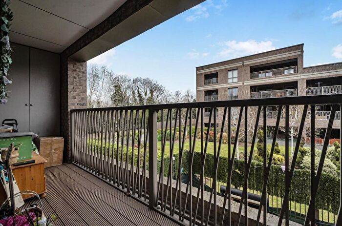 1 Bedroom Flat For Sale In Dempsey Court, Adenmore Road, London, SE6