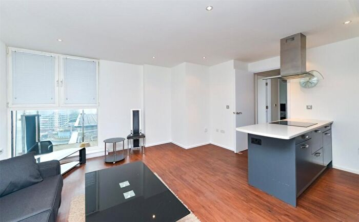 2 Bedroom Flat For Sale In Western Gateway, London, E16