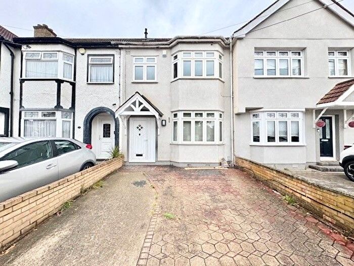 4 Bedroom Terraced House To Rent In Parsonage Road, Rainham, RM13