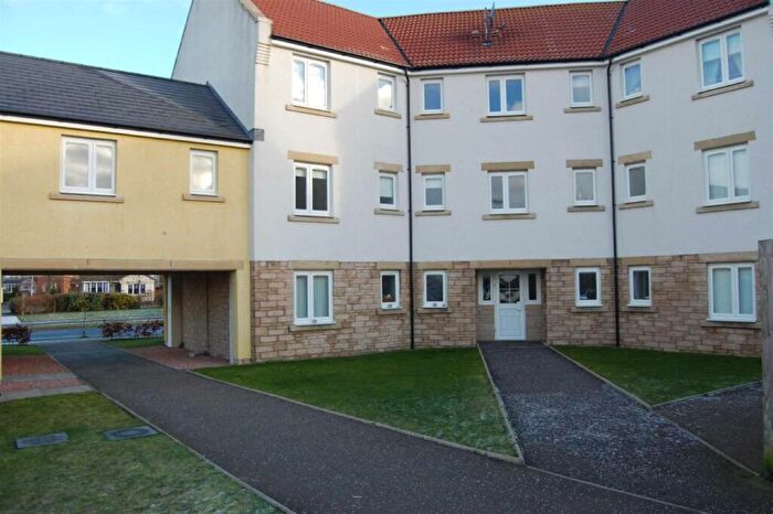 2 Bedroom Flat To Rent In C Aberdour Road, Dunfermline, KY11