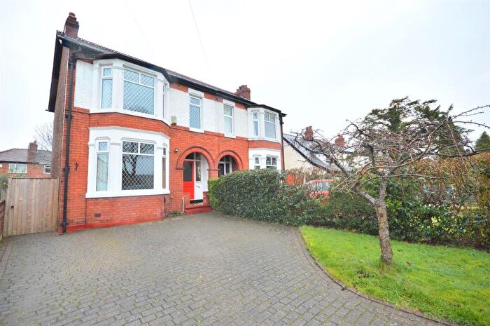 3 Bedroom Semi-Detached House To Rent In Davyhulme Road, Urmston, M41