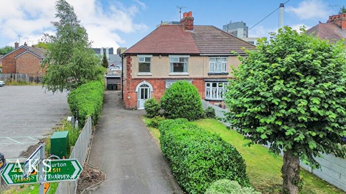 3 Bedroom Semi-Detached House For Sale In Station Road, Hatton, DE65