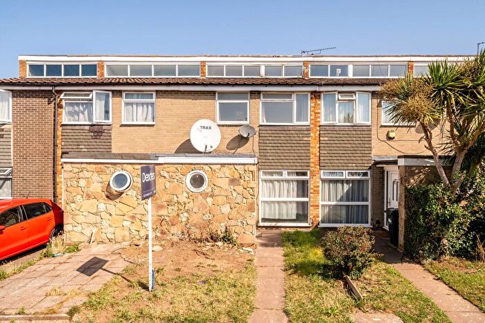 3 Bedroom Flat To Rent In Moreton Avenue, Isleworth, TW7