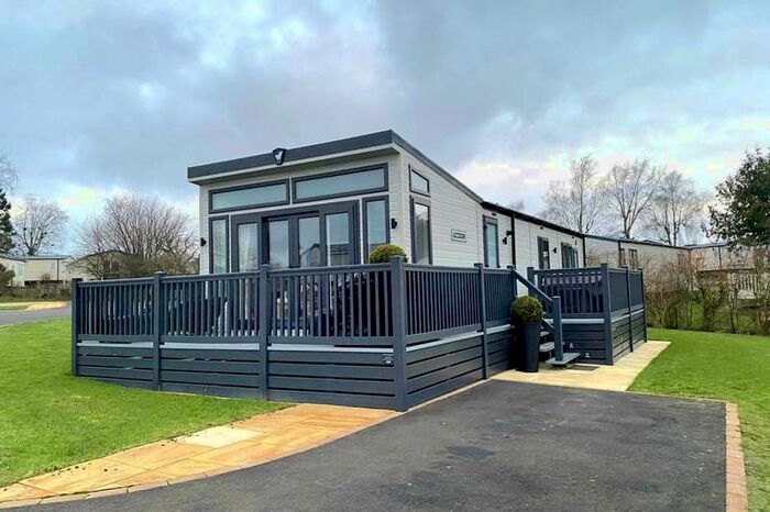 2 Bedroom Lodge Character Property For Sale In Malvern View, Worcestershire, WR6