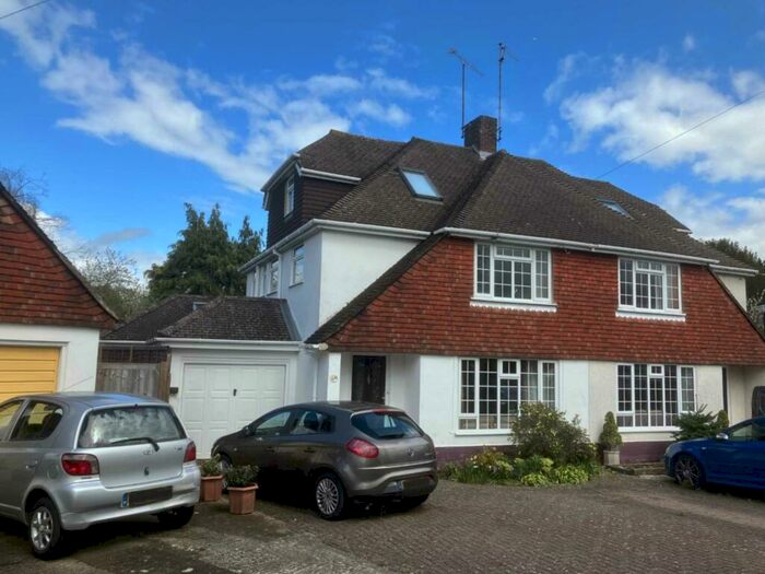 4 Bedroom Semi-Detached House To Rent In Avalon Road, Earley, RG6