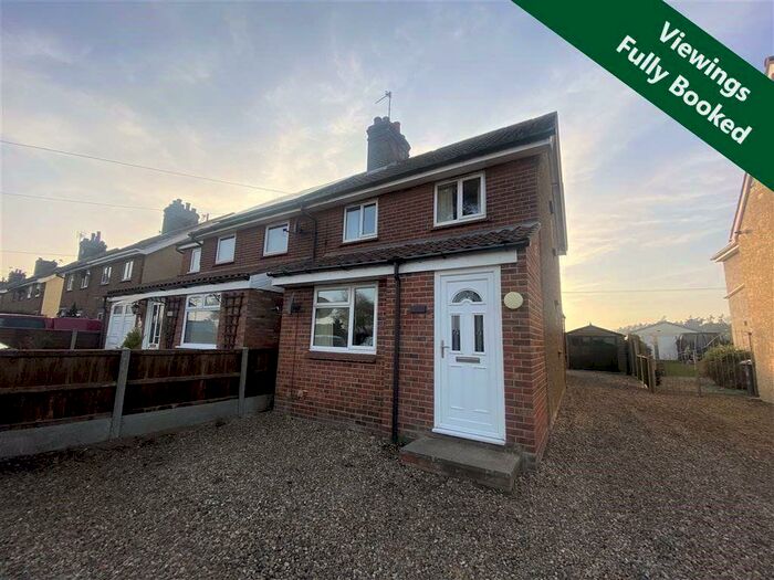 3 Bedroom Semi-Detached House To Rent In Hoveton, NR12