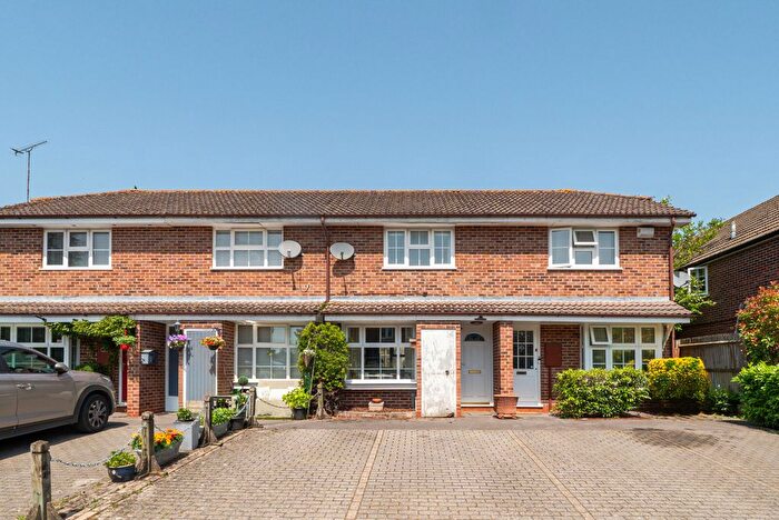 2 Bedroom Detached House For Sale In Slade Road, Ottershaw, KT16