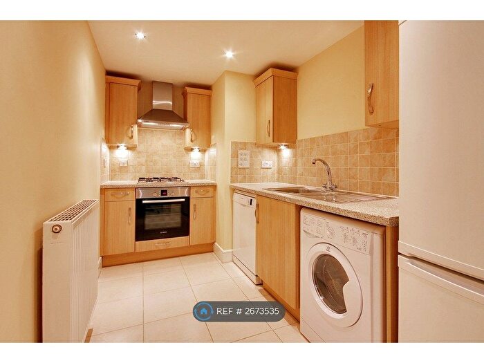 2 Bedroom Flat To Rent In Black Eagle Drive, Northfleet, DA11