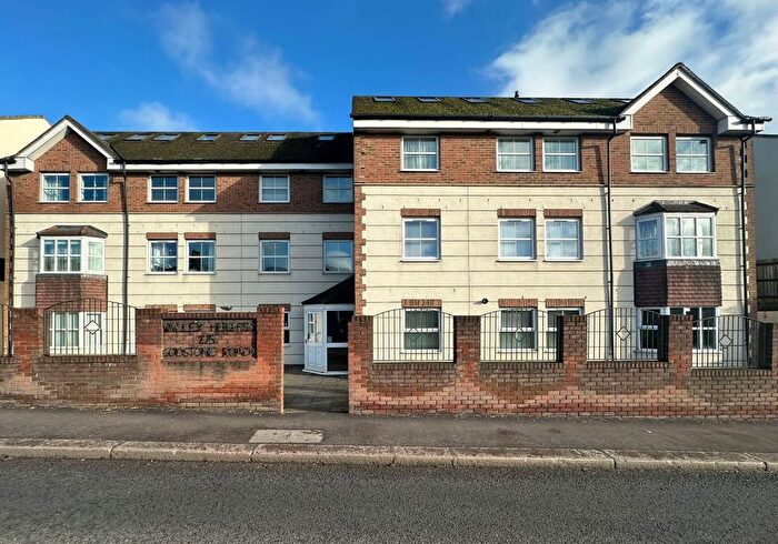 1 Bedroom Flat For Sale In Valley Heights, Godstone Road, Whyteleafe, Surrey, CR3