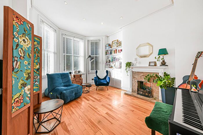 3 Bedroom Flat To Rent In Branch Hill, Hampstead, NW3