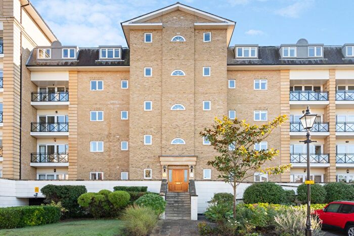 3 Bedroom Flat To Rent In Wyatt Drive, Barnes, SW13